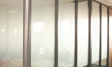 Перегородки из ПВХ и стекла - вариант 1 купить в Краснодаре