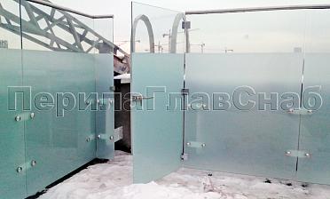 Пластинчатые одностворчатые калитки из нержавеющей стали со стеклом купить в Краснодаре