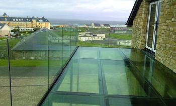 Стеклянные полы на балконе в Краснодаре. Готовые проекты ПерилаГлавСнаб