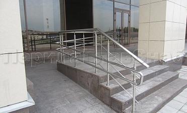 Ограждение пандуса с тремя ригелями купить в Краснодаре