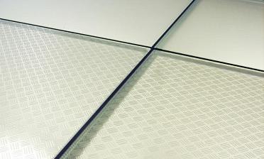 Стеклянный пол в квартиру с декоративным стеклом купить в Краснодаре