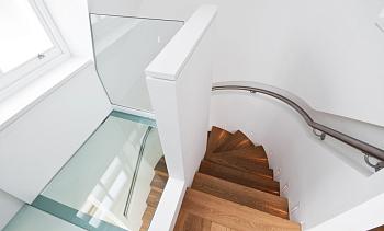 Стеклянный потолок в двухъярусной квартире в Краснодаре. Готовые проекты ПерилаГлавСнаб