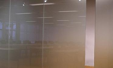 Стеклянные матовые перегородки в офис премиум купить в Краснодаре