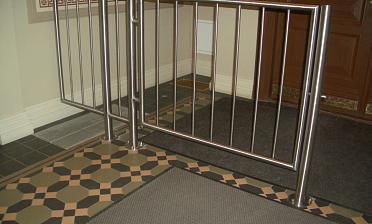 Ограждение лестниц для детей с вертикальным заполнением купить в Краснодаре