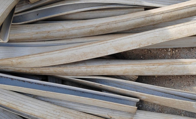 Уплотнитель в поручень с пазом 27х30 для стекла 8+8мм, EPDM (палки по 3м) СЕРЫЙ сорт 2 УЦЕНКА Фk307-G-с2 3